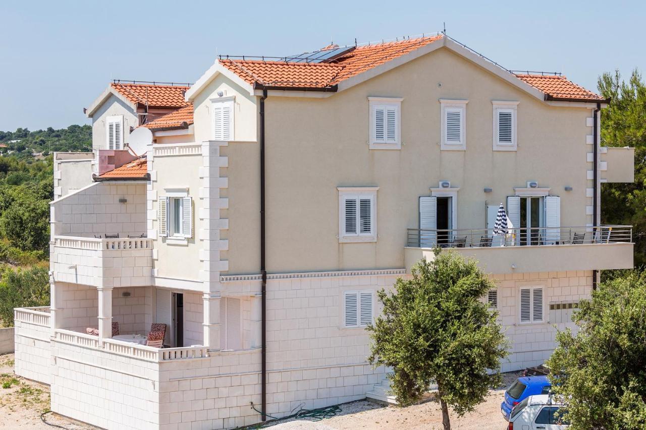 Apartments And Rooms With Parking Space Rogoznica - 10339 Экстерьер фото