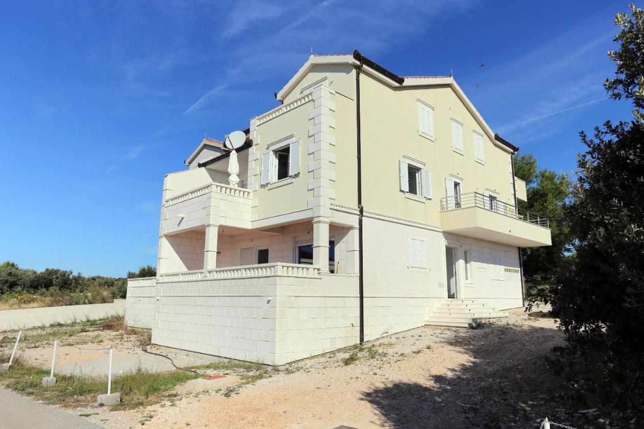 Apartments And Rooms With Parking Space Rogoznica - 10339 Экстерьер фото