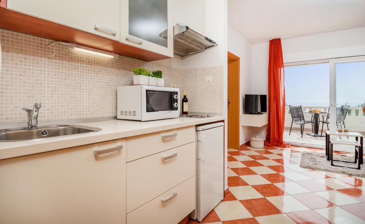 Apartments And Rooms With Parking Space Rogoznica - 10339 Экстерьер фото