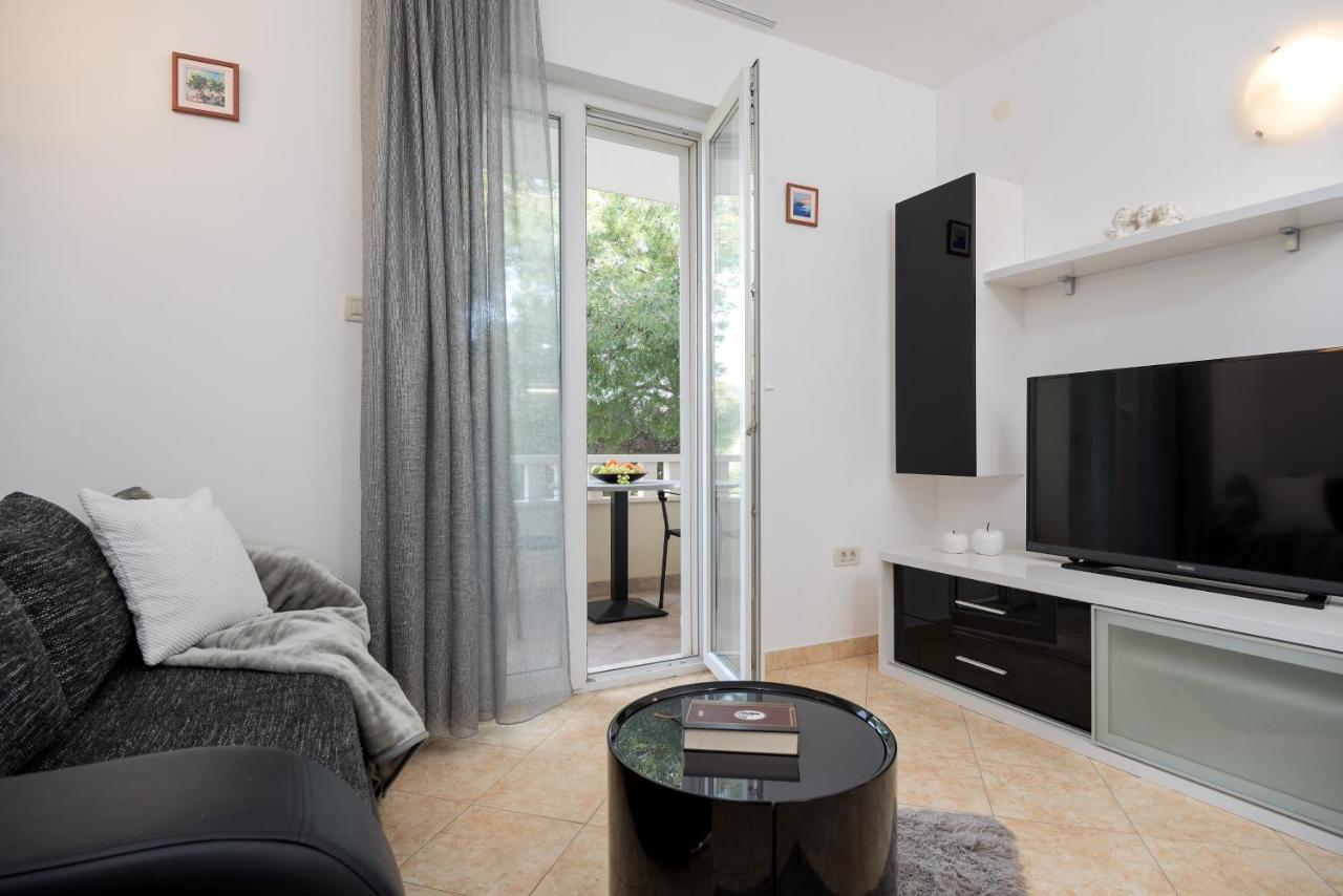 Apartments And Rooms With Parking Space Rogoznica - 10339 Экстерьер фото