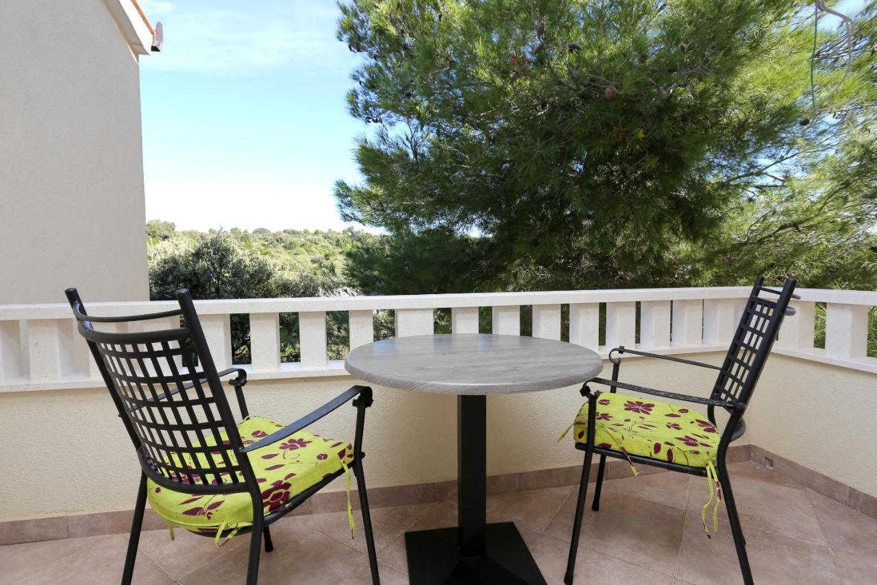 Apartments And Rooms With Parking Space Rogoznica - 10339 Экстерьер фото