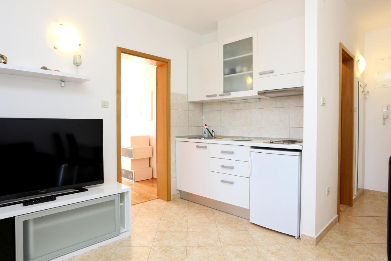 Apartments And Rooms With Parking Space Rogoznica - 10339 Экстерьер фото