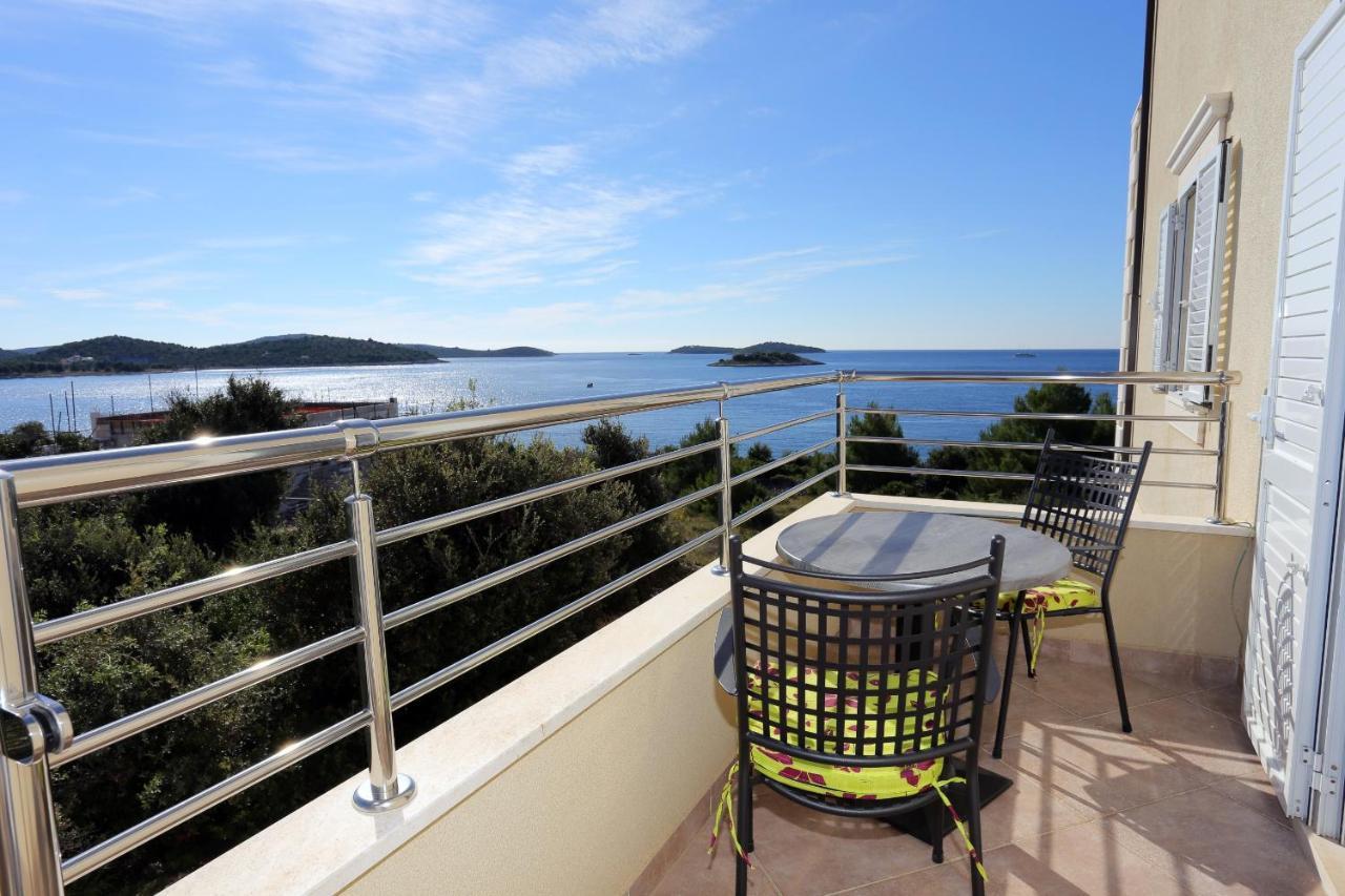 Apartments And Rooms With Parking Space Rogoznica - 10339 Экстерьер фото