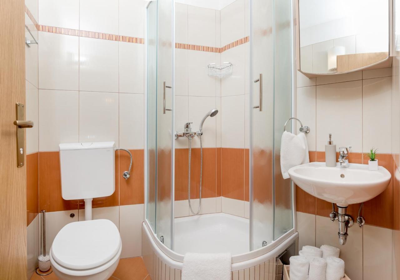 Apartments And Rooms With Parking Space Rogoznica - 10339 Экстерьер фото